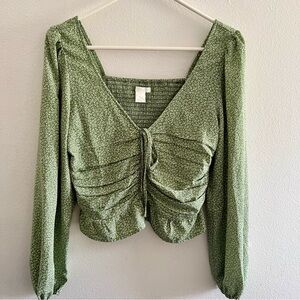 H&M green and white floral top Womens size S